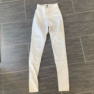 H&M High-Waisted White Skinny Jeans